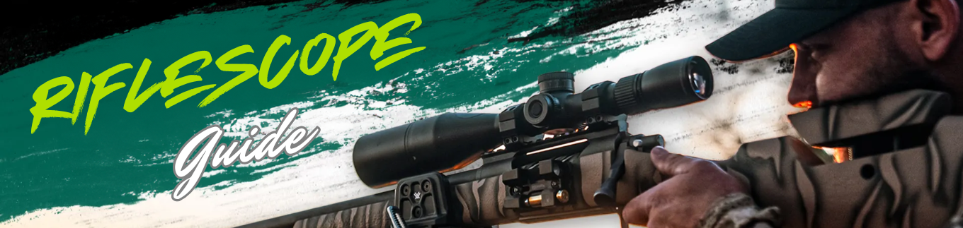 Mann zielt mit einem Gewehr mit Zielfernrohr vor einem farbigen Hintergrund mit Text 'Riflescope Guide'.